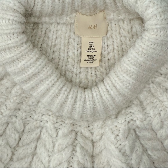 H&M Cream Cable Knit Alpaca Blend Sweater Women’s Size S Chunky Cozy - Picture 6 of 12